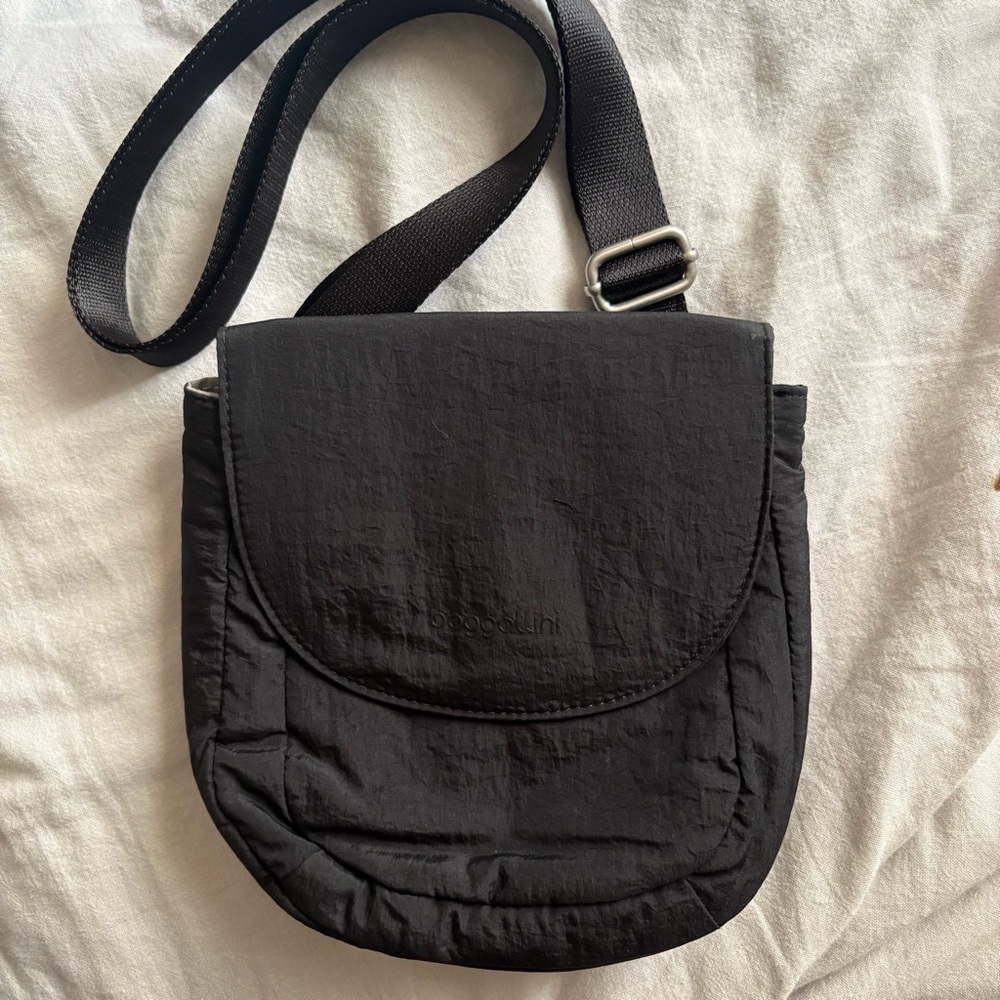Baggallini Swift Flap Mini Crossbody